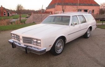 Oldsmobile Custom Cruiser 1978 — SOLD