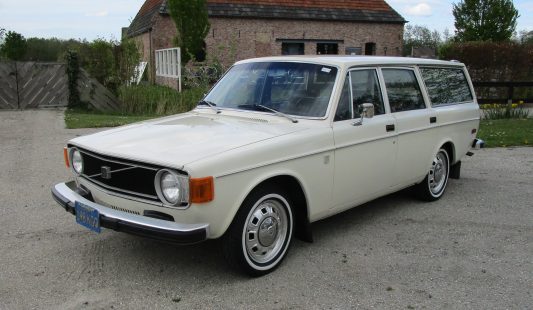 Volvo 145 De Luxe S 1973 — SOLD