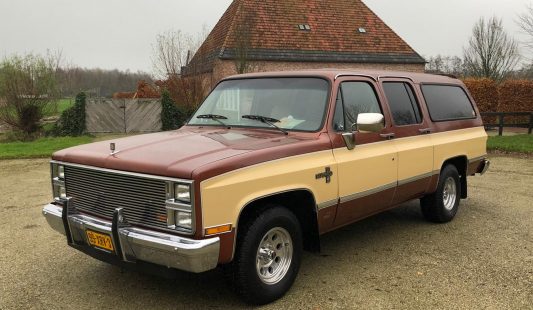 Chevrolet Suburban C10 1983 — SOLD