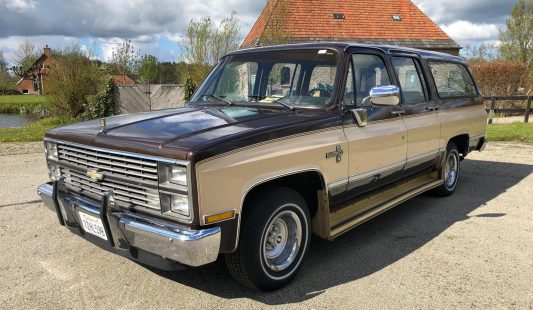 Chevrolet Suburban C10 1984 — SOLD