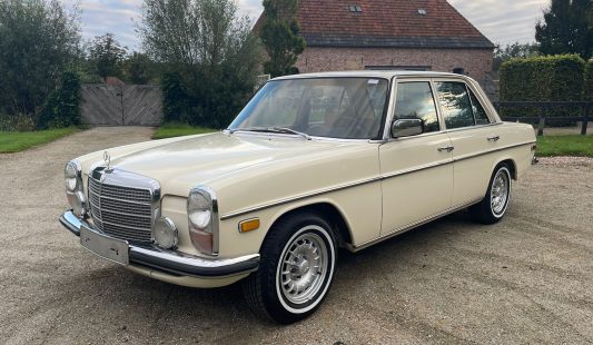 Mercedes W114 280 1975 — SOLD
