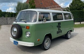 Volkswagen T2b 1976 Passenger VAN — SOLD