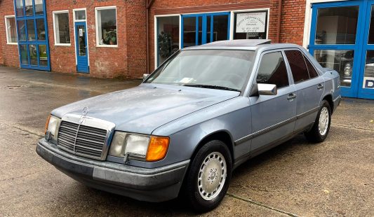 Mercedes W124 300 E 1986 — SOLD