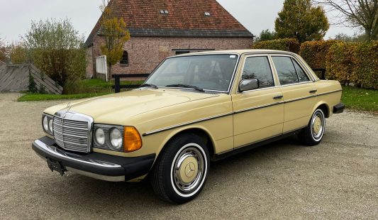 Mercedes W123 300 D 1977 — SOLD