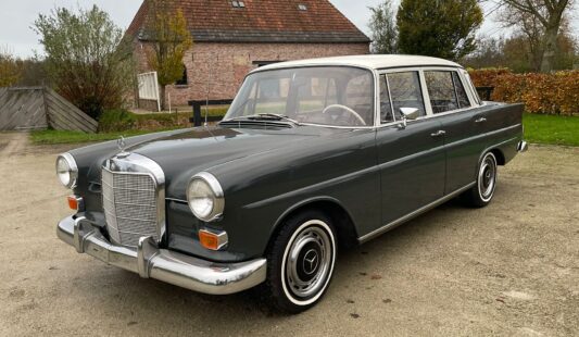 Mercedes W110 230 1965