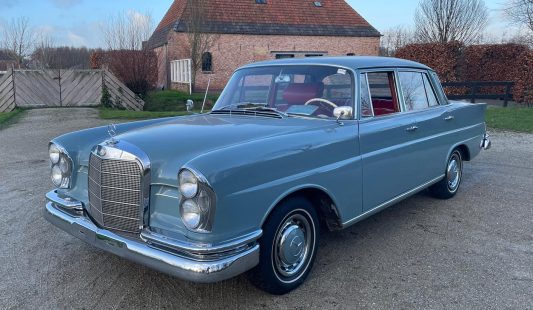Mercedes W111 220 SE 1961 — SOLD