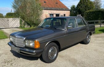 Mercedes W123 230 E 1981 — SOLD