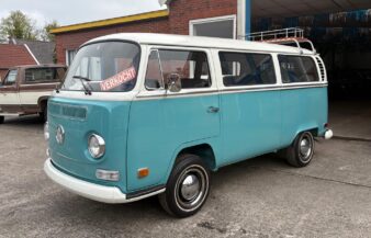 Volkswagen T2a 1971 De Luxe Passenger Van — SOLD